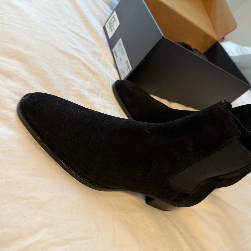 Designer Saint Laurent Men's Black Suede Chelsea Boots